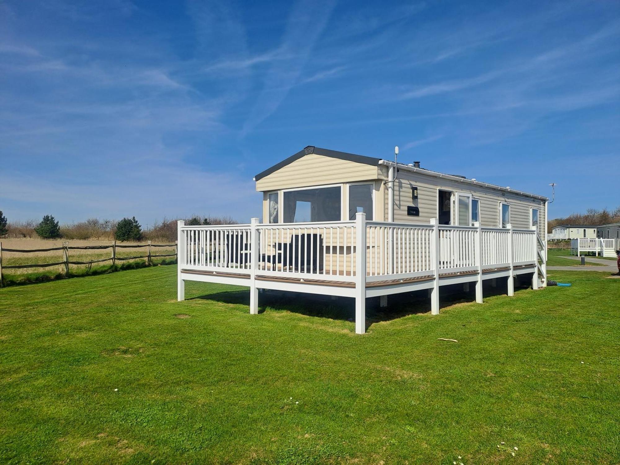 N & V Caravan Sand Le Mere Tunstall  Exterior photo